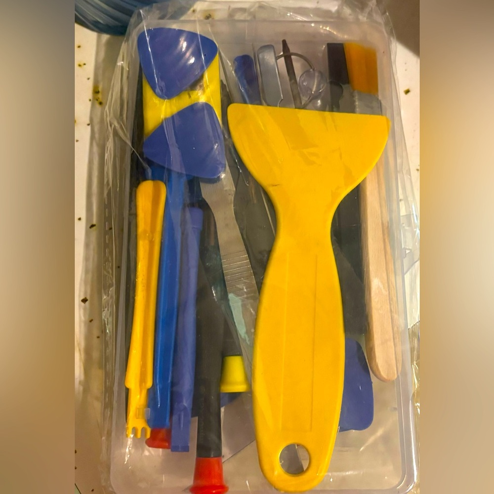 NWT Magnetic Screwdriver & Tool Set